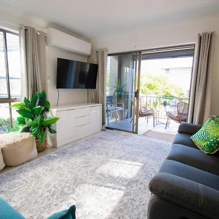 Callie Beach Escape - Beachside View, Family Friendly, Walk Everywhere Caloundra Exterior photo