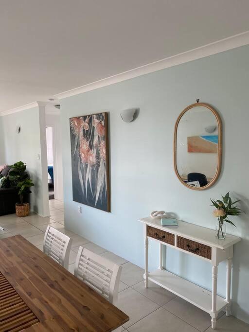 Apartment Callie Escape - Beachside View, Family Friendly, Walk Everywhere